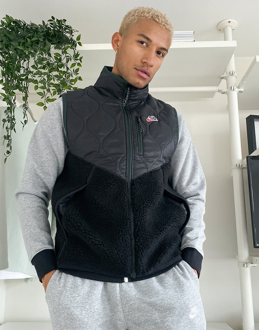 Nike Heritage Essentials Winter Fleece Panelled Vest In Black