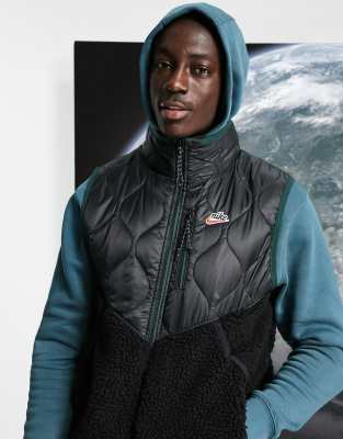 nike heritage gilet