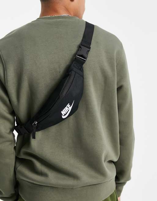 Nike heritage bumbag in black deals