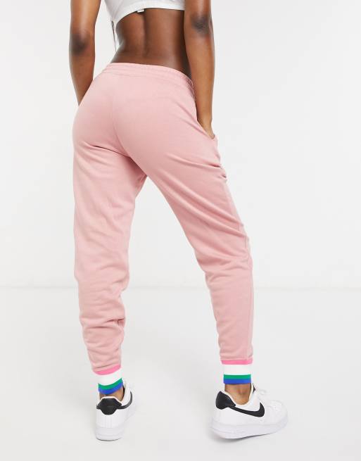 Nike heritage joggers womens 2025