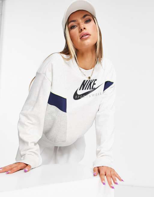 Nike heritage crew sweatshirt store