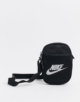 Nike heritage flight bag in black