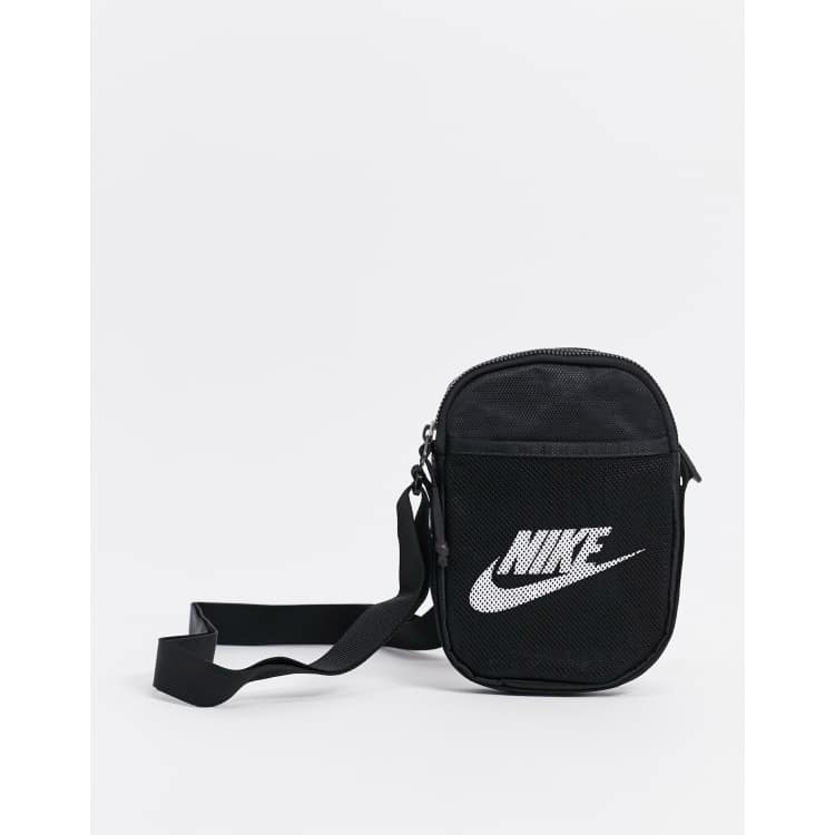 Nike heritage flight bag in black