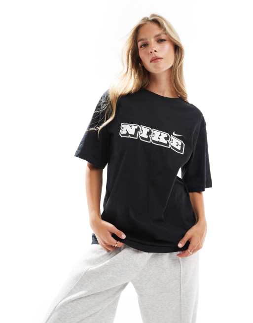 Nike heritage logo shop