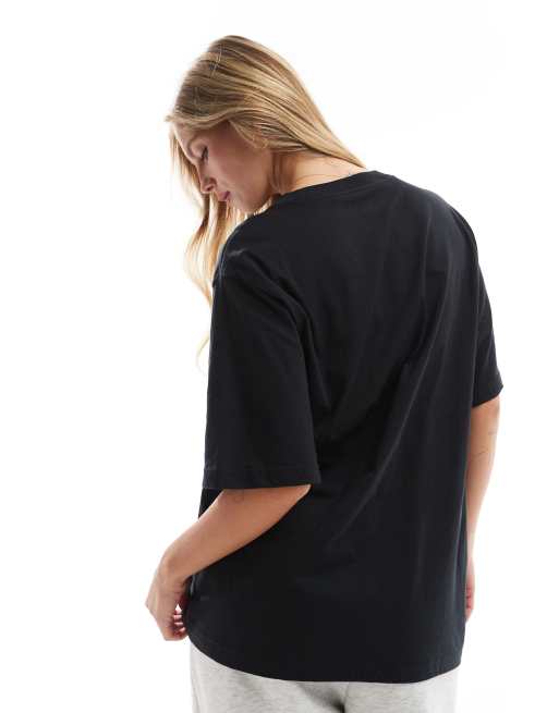 Nike Heritage logo T shirt in black