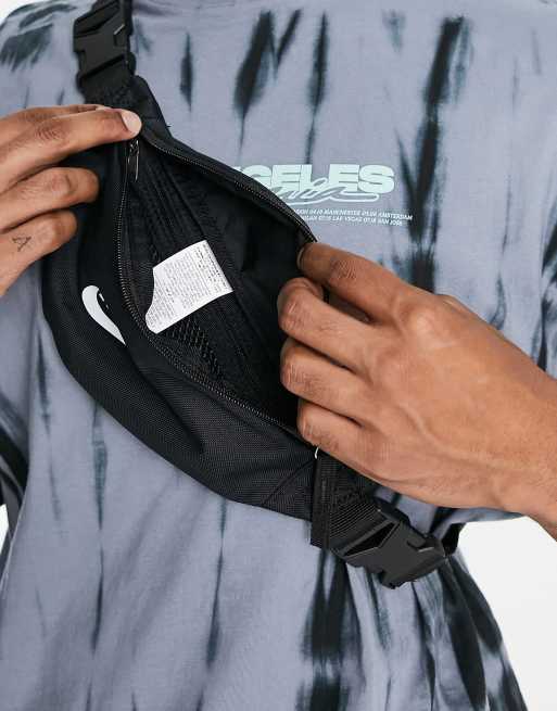 Nike Heritage Sac banane Noir ASOS