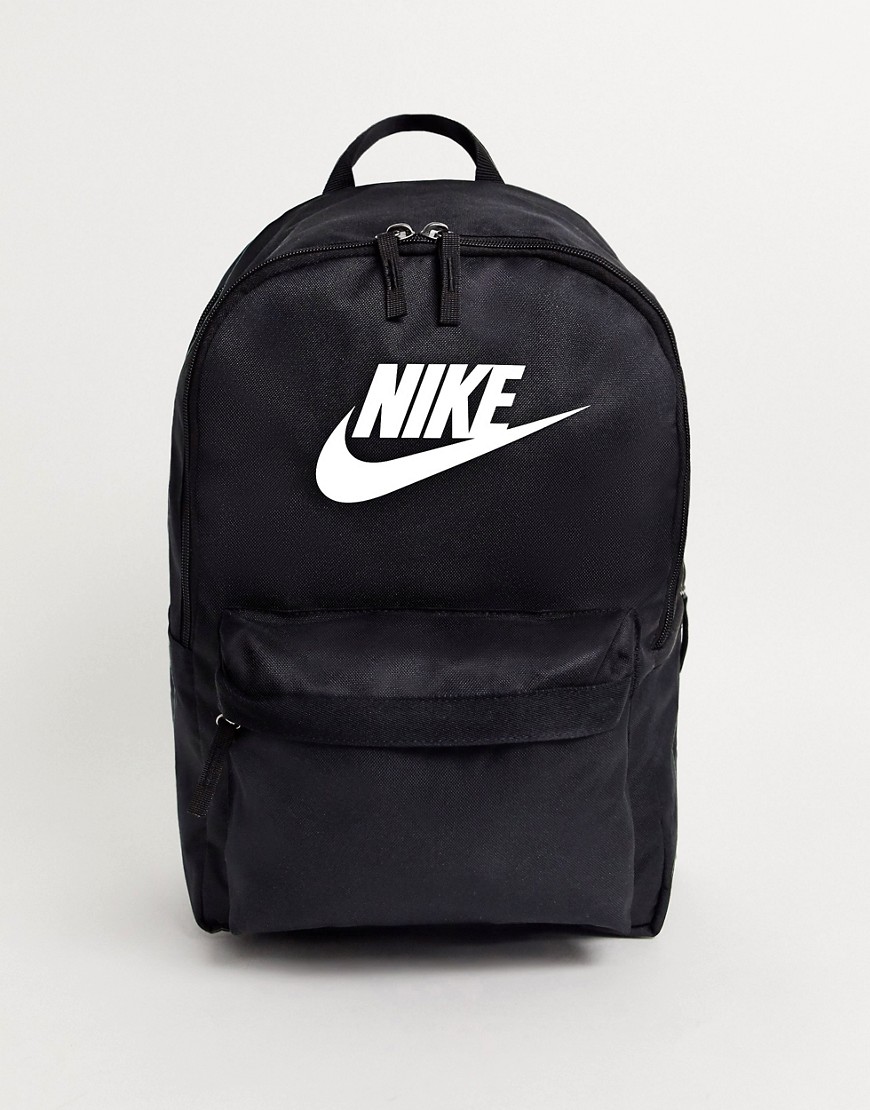 Nike – Heritage – Svart ryggsäck