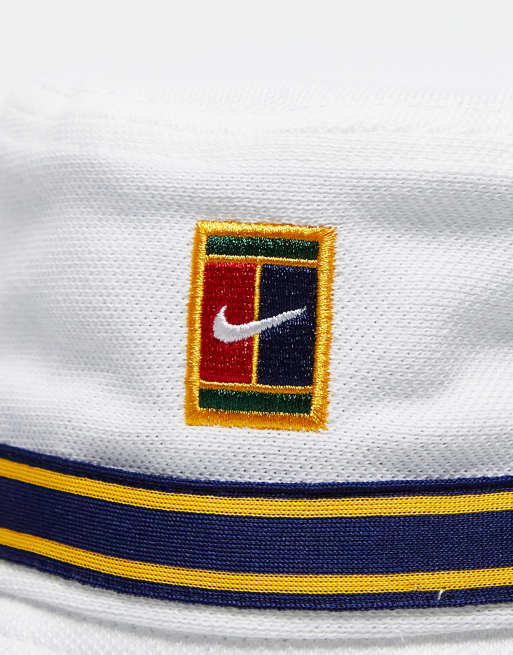 Nike Heritage tennis bucket hat in white