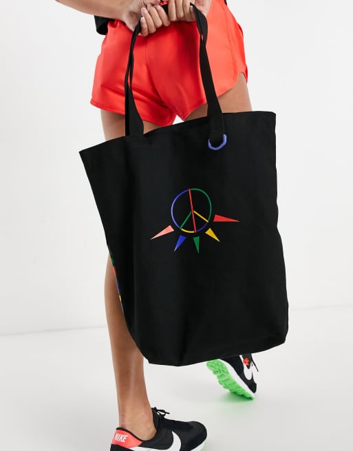 Nike Heritage tote with print in black