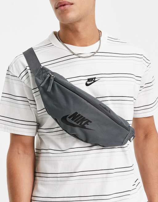 Nike Heritage Clear Belt Bag in Black