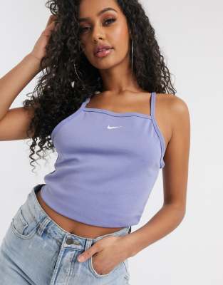 nike fitted crop top