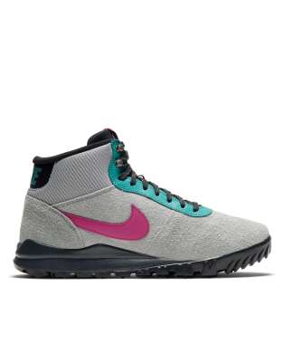 nike hoodland suede boots