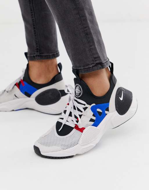 Are nike huaraches non hotsell slip shoes