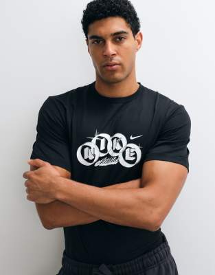 Nike Hyverse Graphic Short Sleeve T-shirt In Brown