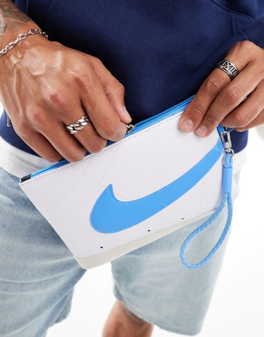 Nike - Icon Blazer - Grote polstas in wit en universiteitsblauw