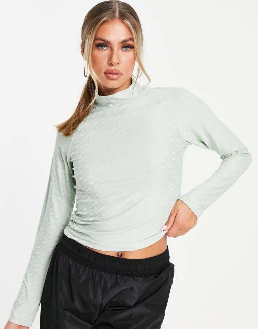 Nike all over print long sale sleeve crop top