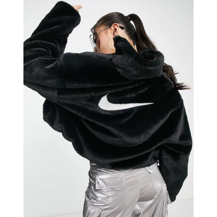 Nike Icon Clash Puffer Jacket in Black