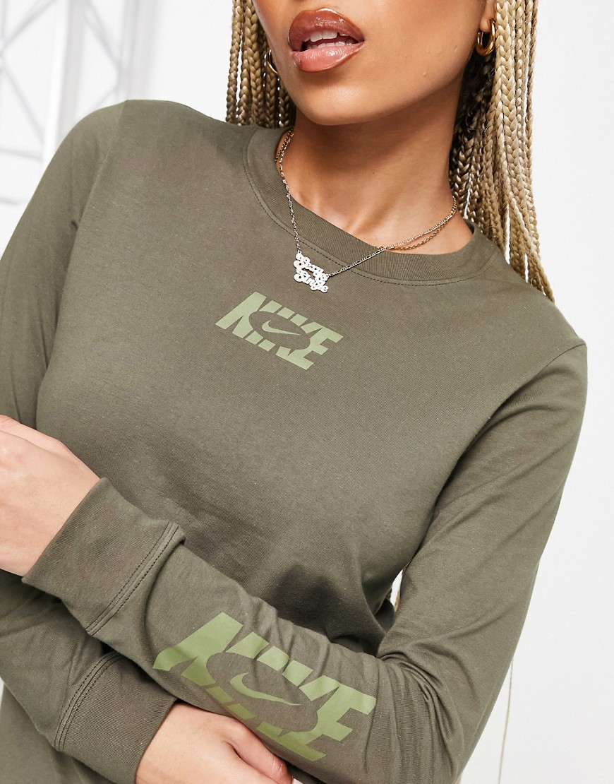 Nike Icon Clash long sleeve T-shirt in khaki-Green