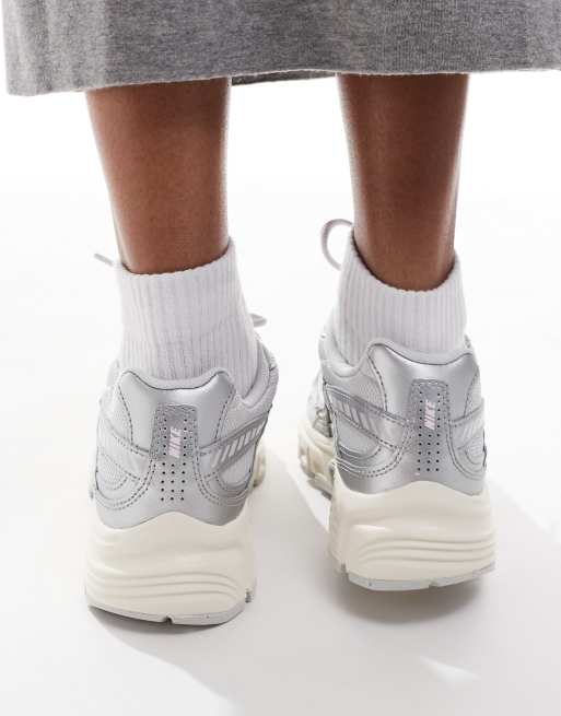 スニーカー [NIKE] Nike Women's Initiator - Pink / Silver Nike Initiator Women's Shoes. Nike.com
