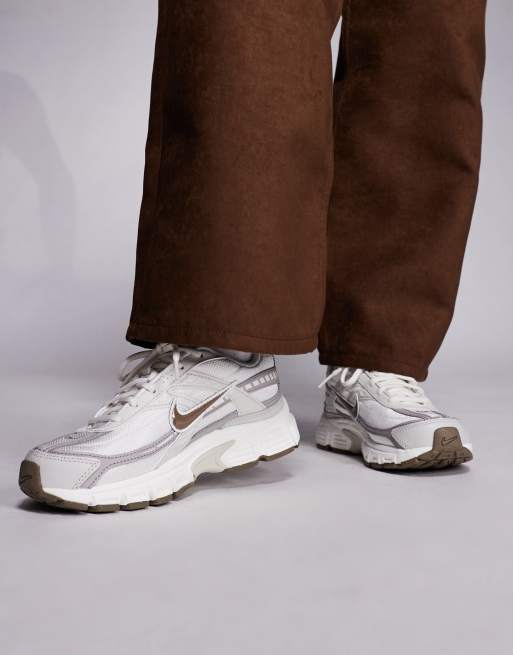 Nike Initiator sneakers in light brown, 3 of 5