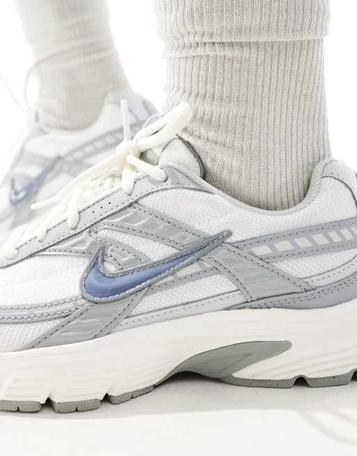 Nike Initiator sneakers in off white and gray, 4 of 5