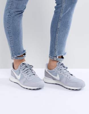 nike internationalist damen grau weiß