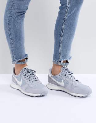 asos nike internationalist