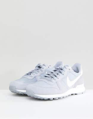 nike internationalist nylon sneakers