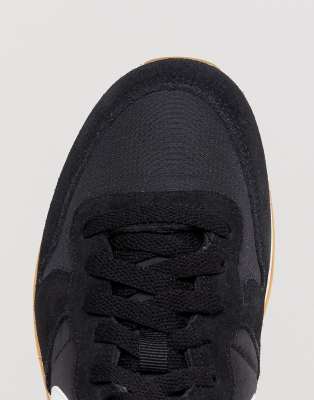 nike internationalist mens black and white