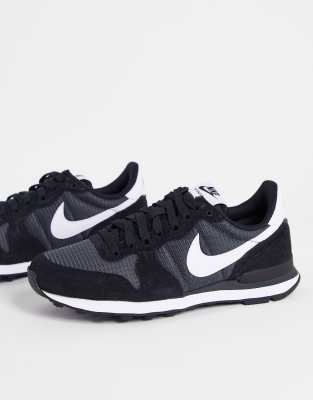 the nike internationalist