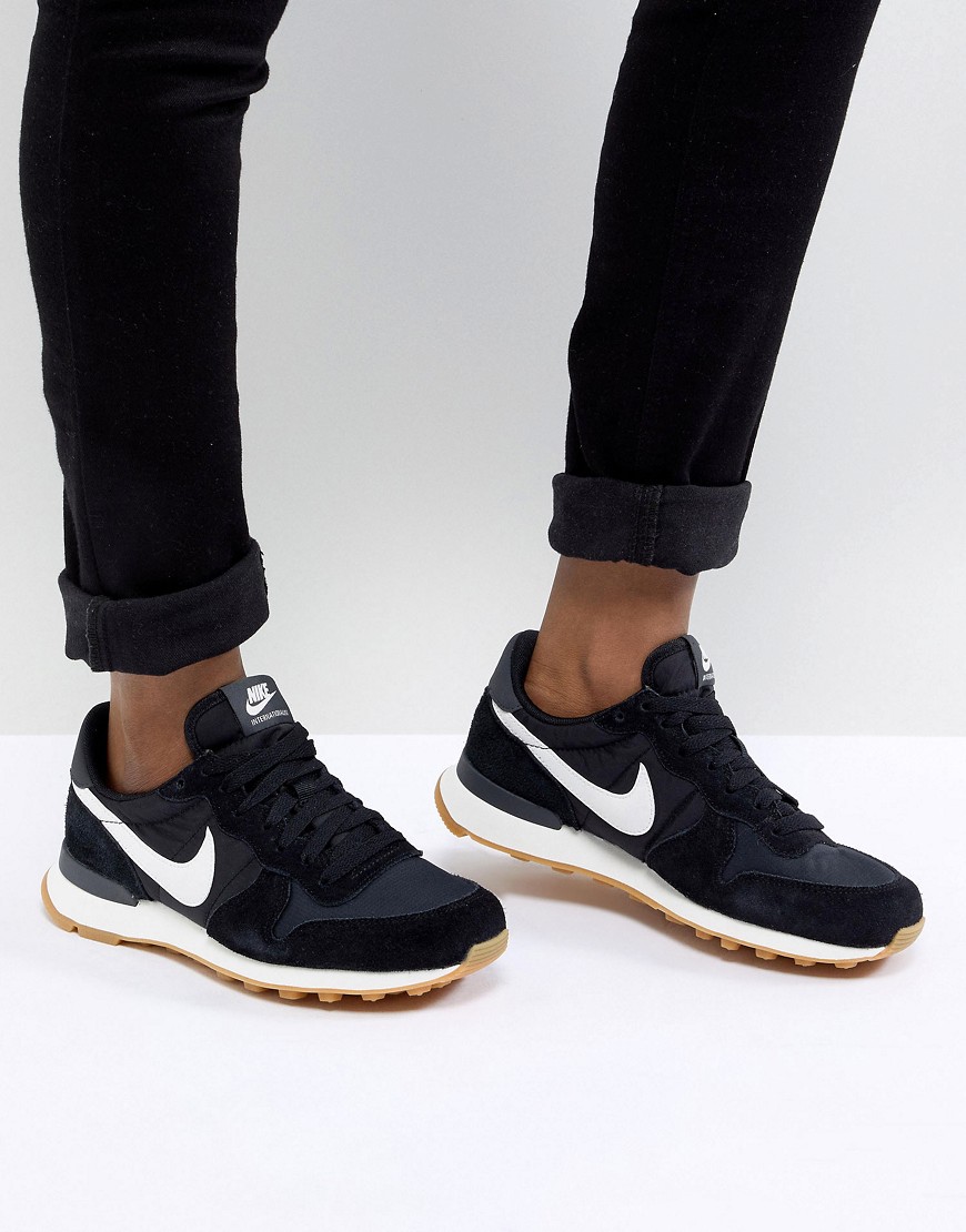 Nike – Internationalist – Svarta och vita träningsskor