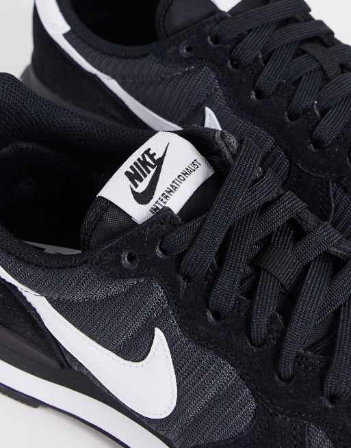 Nike Internationalist trainers in black and smoke grey