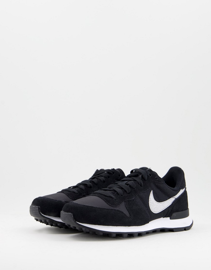 Nike Internationalist trainers in black