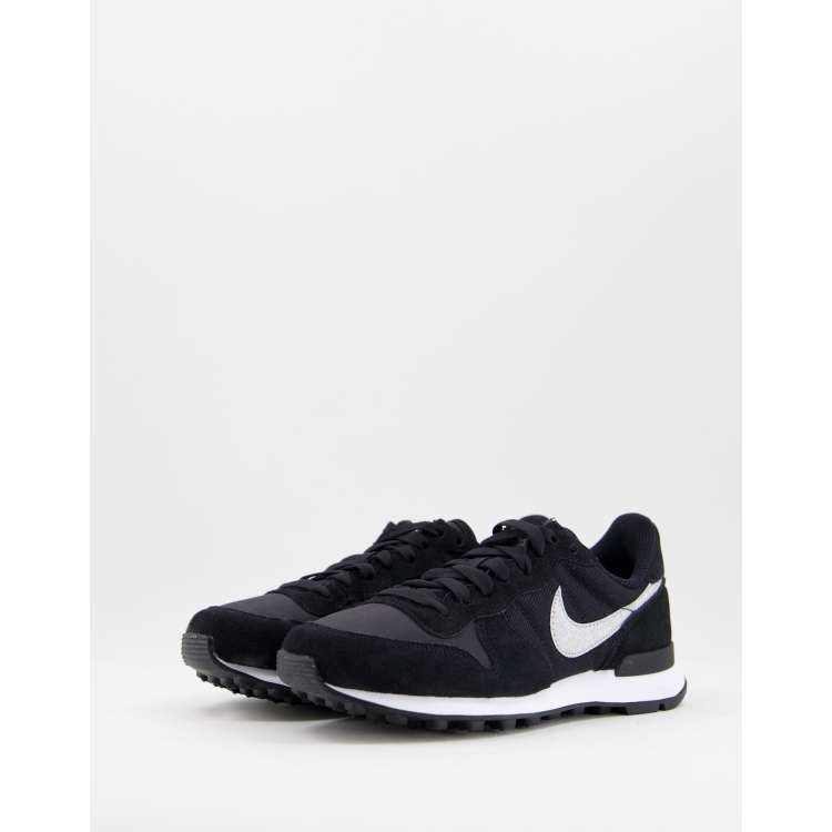 Nike Internationalist trainers in black