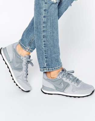 asos nike internationalist
