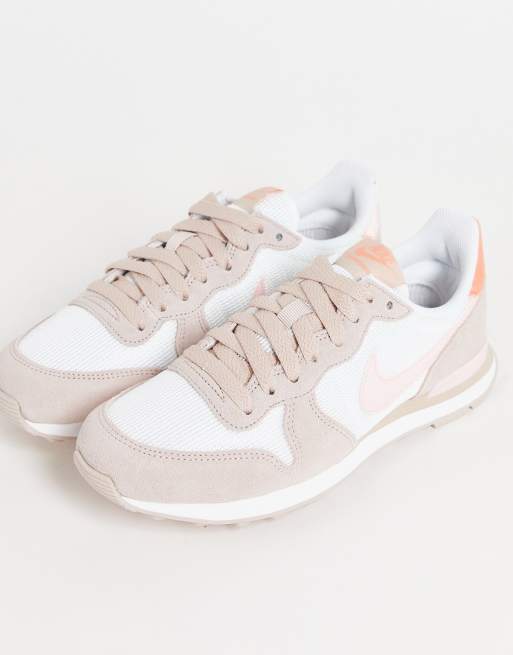 Nike sneaker store internationalist rosa