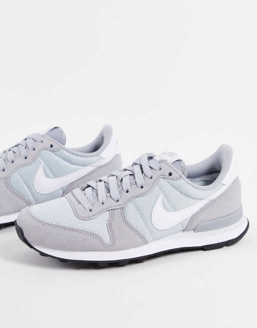 Nike Internationalist trainers in wolf grey and white