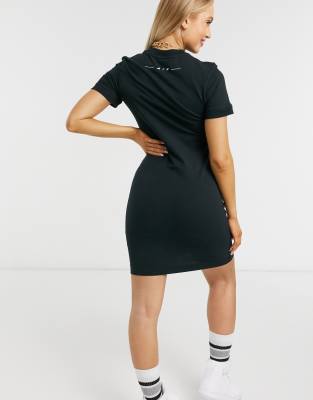 nike iridescent essential short sleeve dress