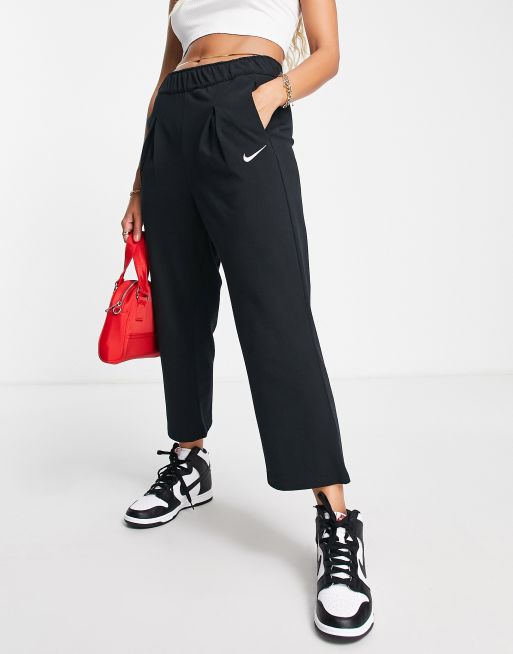 Nike store capri pants