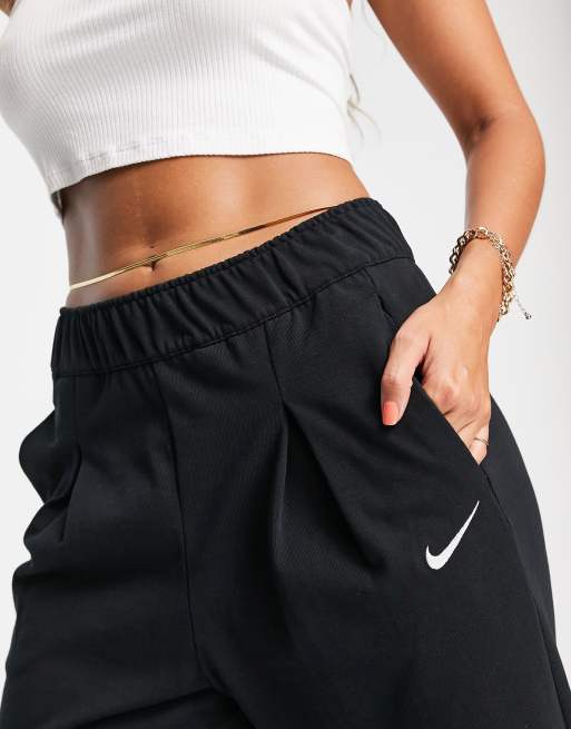 Nike, Pants & Jumpsuits, Nike Wide Leg Capri Cropped Black Leggings Mid  Length Straight Leg Size Small