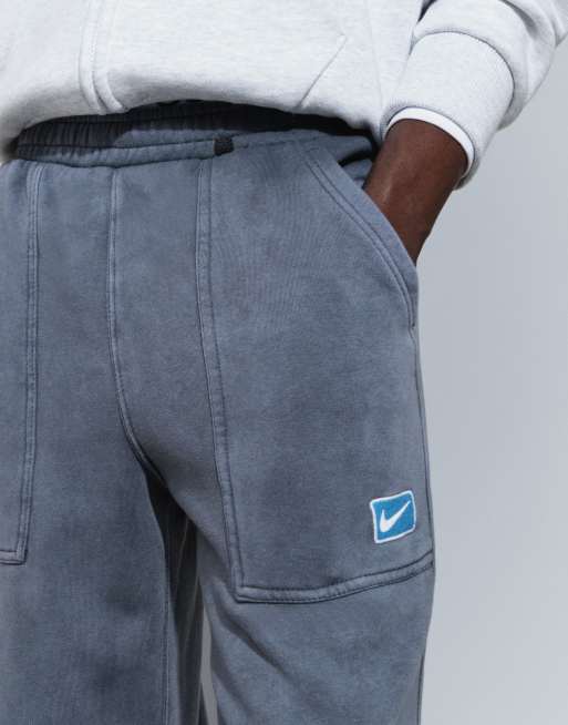 Nike - joggers con bajo abierto y gráfico spray en negro lavado, 5 de 5