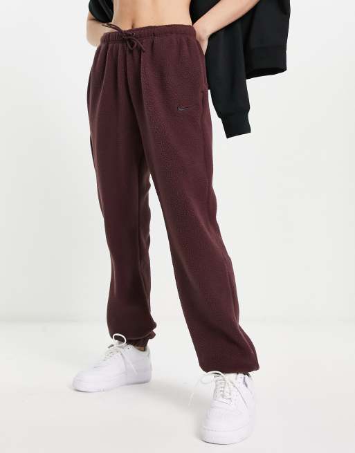 Nike hot sale joggers burgundy