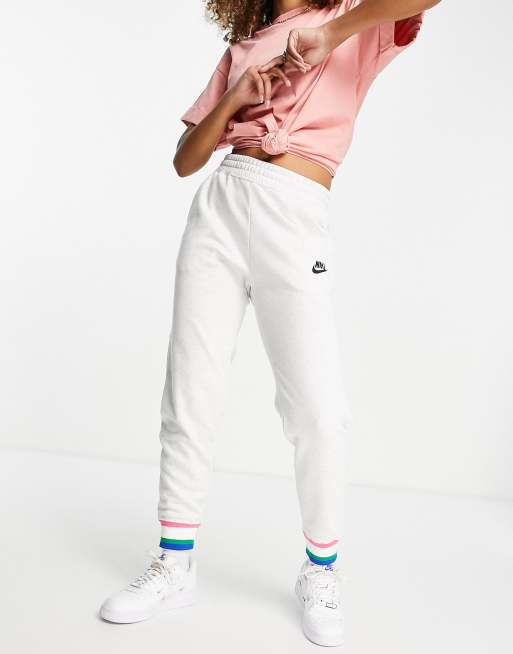 White nike 2024 womens joggers