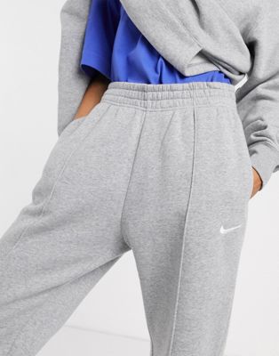 Nike - Joggers oversize grigi con logo 