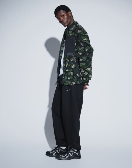 Nike - joggers rectos de felpa con puño en negro, 4 de 5