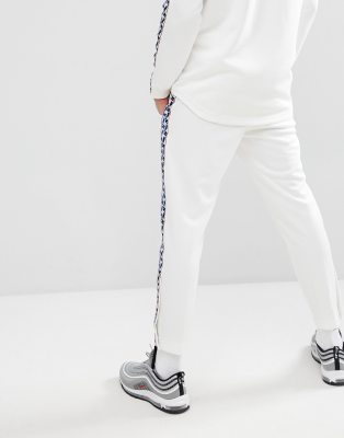 nike side stripe joggers