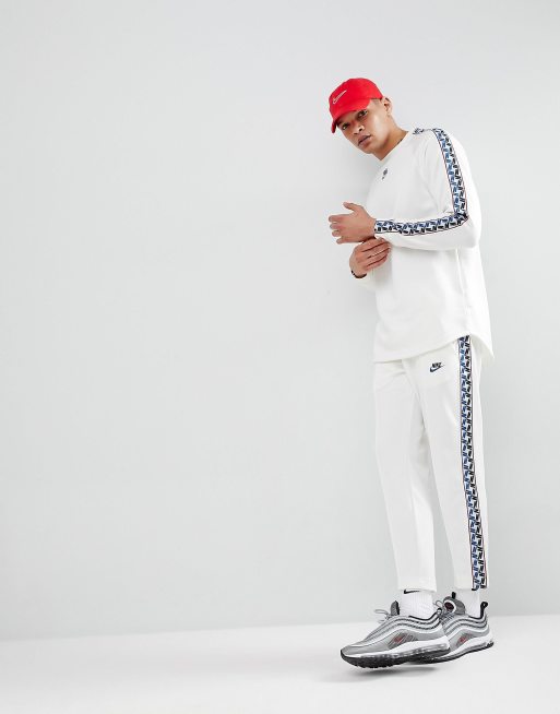 Nike tracksuit white store stripe