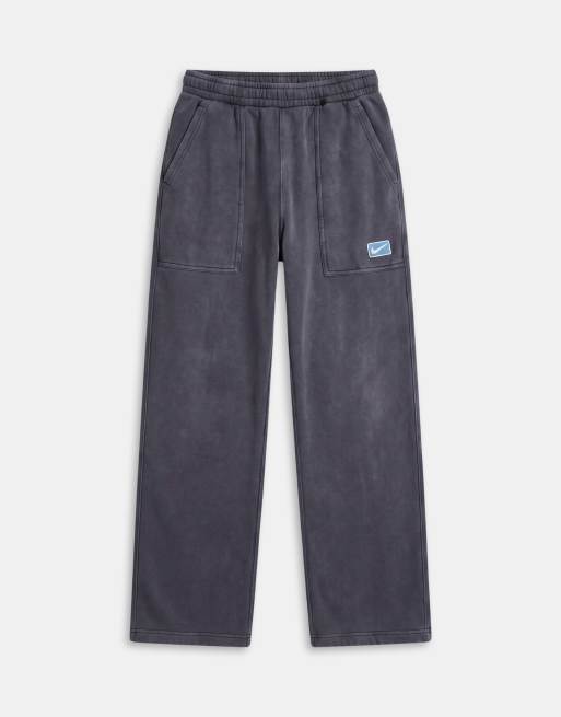 Nike joggersy z nadrukiem spray, z otwartym dołem, w spranym czarnym kolorze, 6 z 9