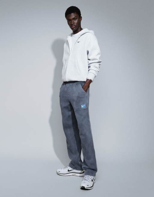Nike joggingbukser med spraygrafik og åben kant i vasket sort, 3 af 5