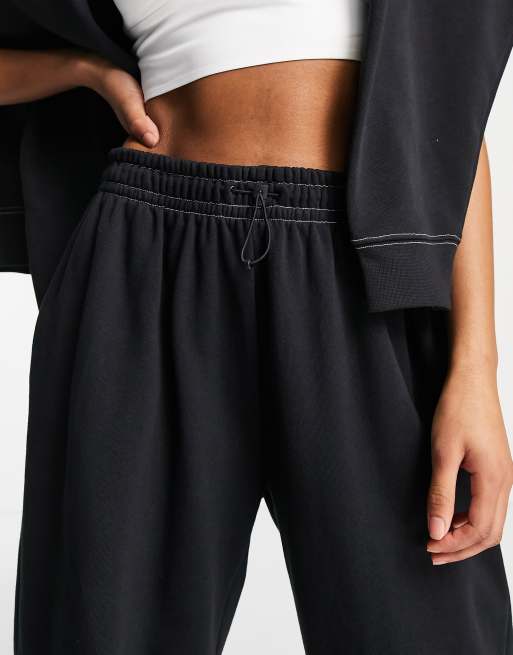 Nike – Jogginghose in Schwarz mit Fleece-Innenseite, Swoosh-Logo und Kontrastnaht, 2 von 4